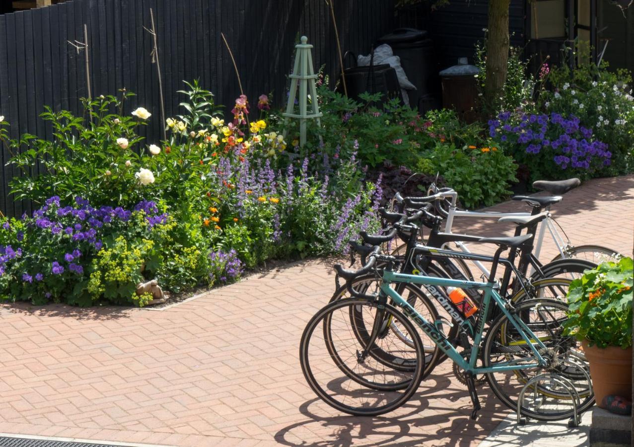 Norham Bike Yard Panzió Kültér fotó