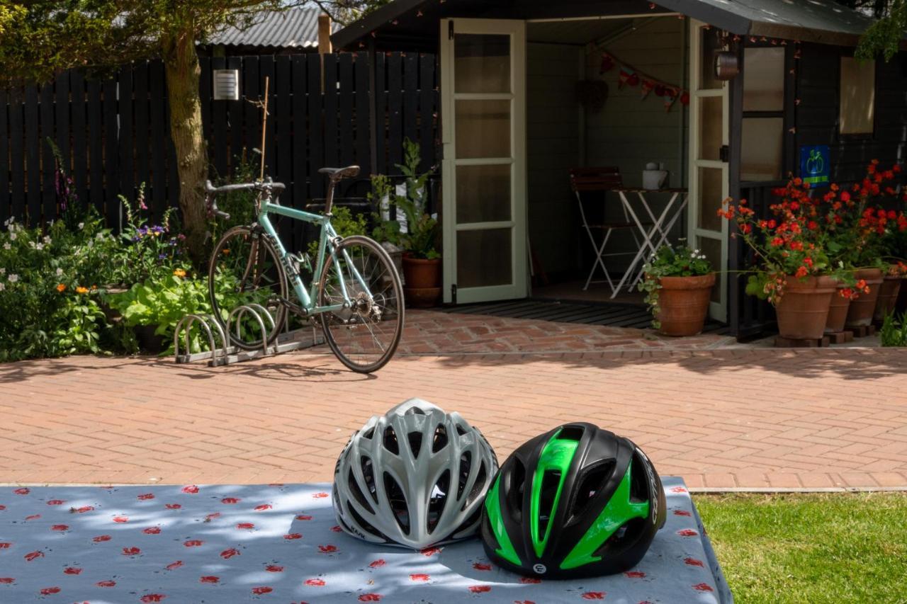 Norham Bike Yard Panzió Kültér fotó